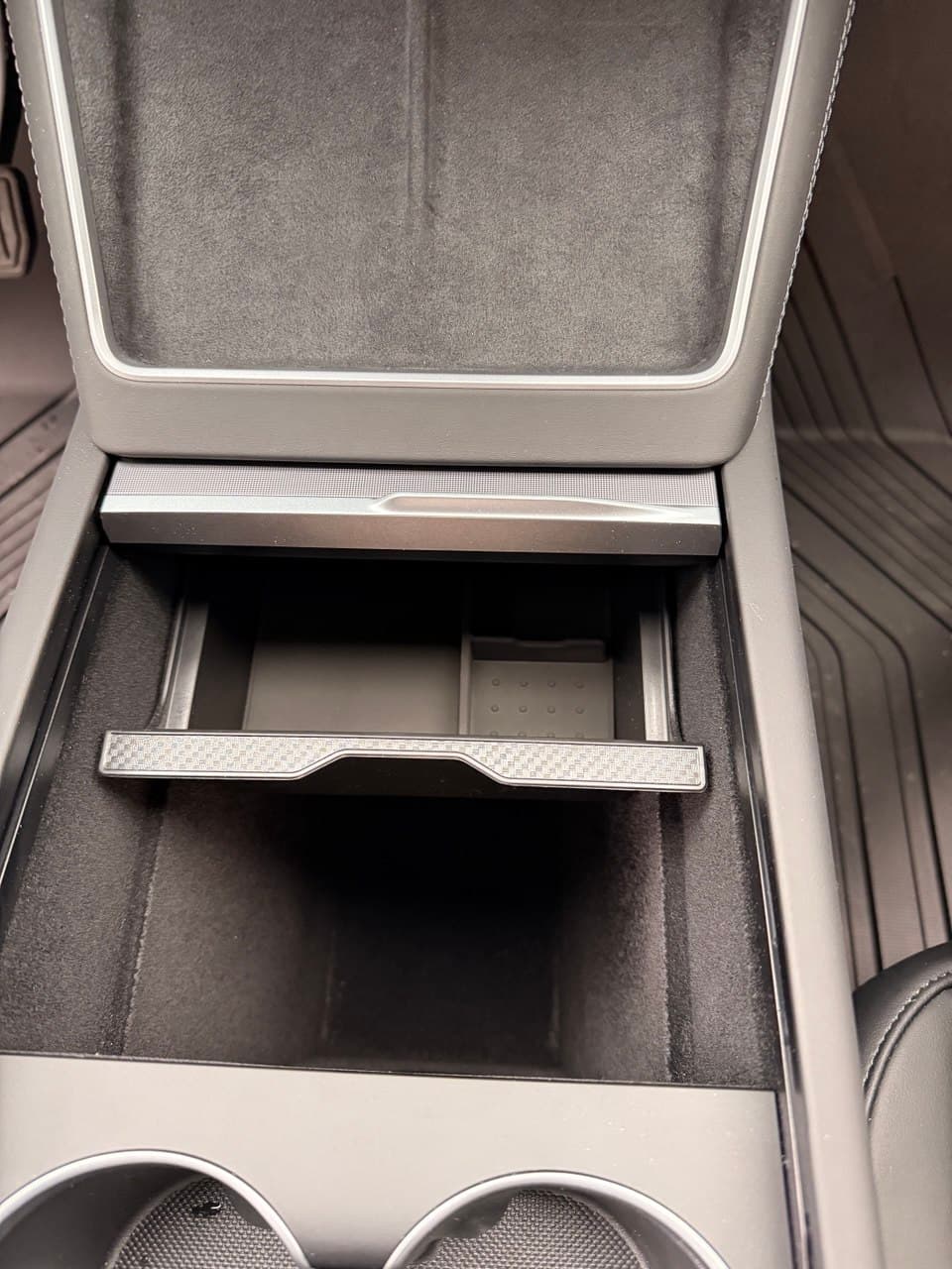 Center console storage box installed in Tesla Model Y Juniper