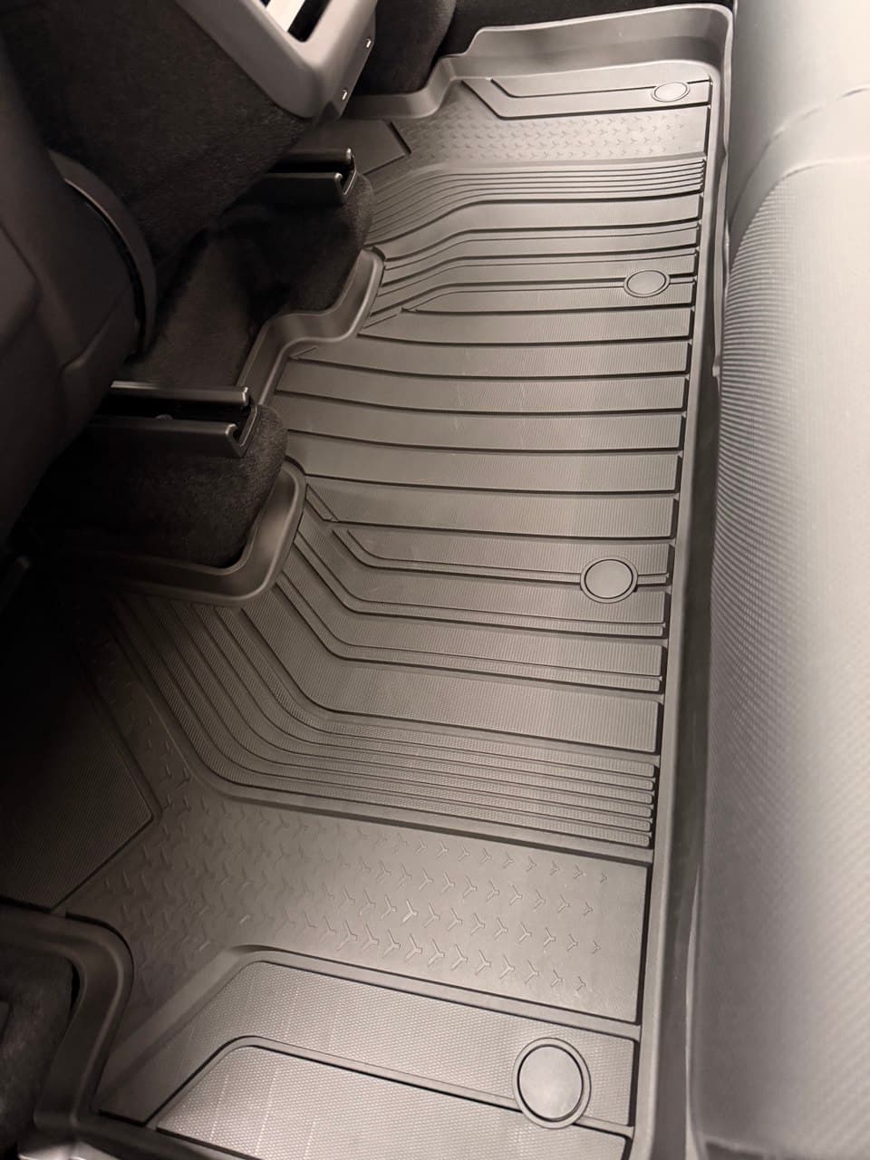 3W rear-row texture detail showing material pattern and finish