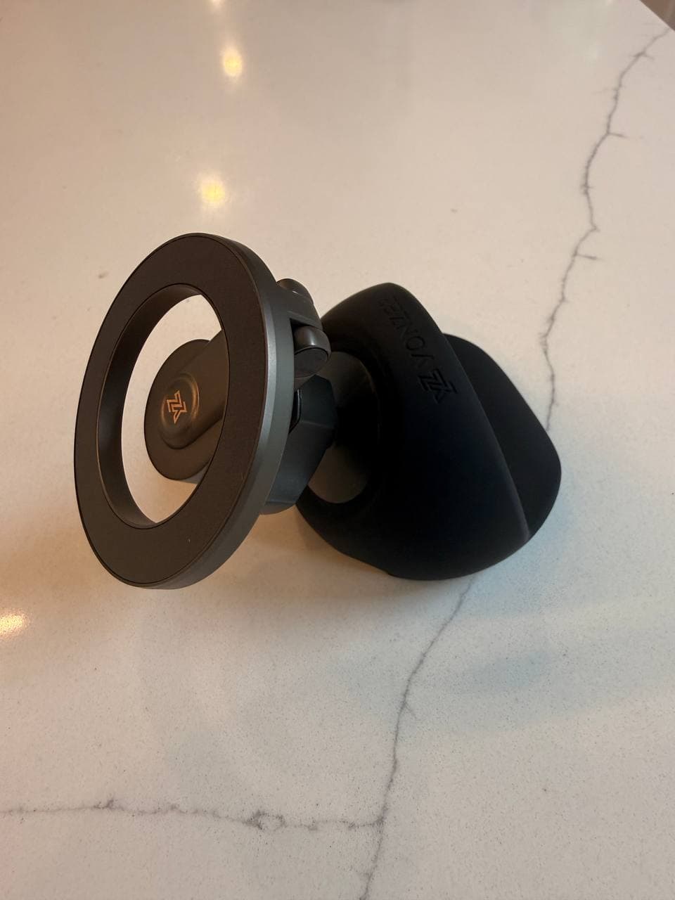YONZEE magnetic phone mount side view showing metal arm