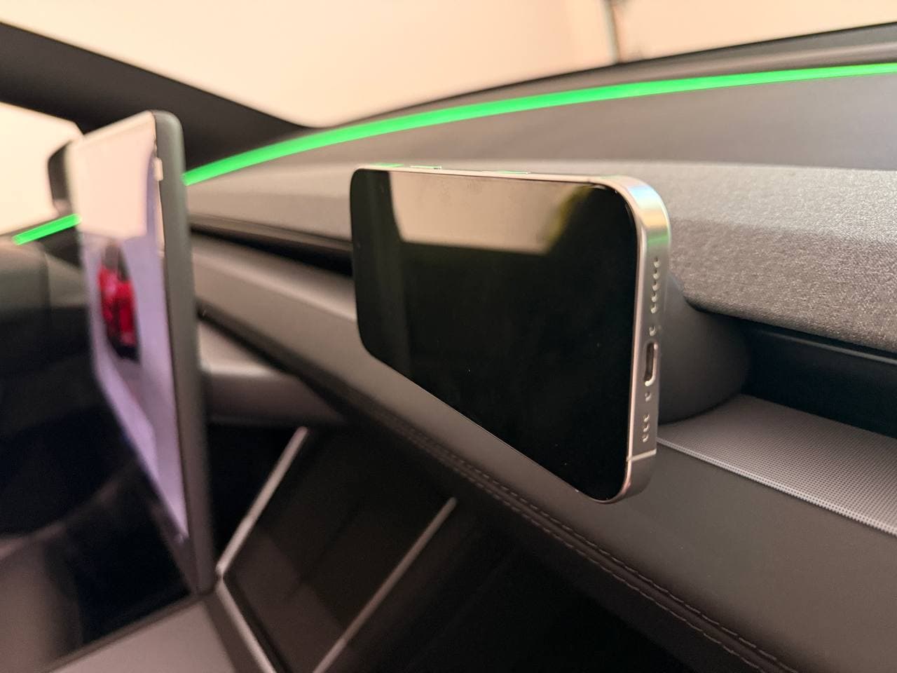 YONZEE magnetic phone mount installed horizontally in a Tesla Model Y Juniper